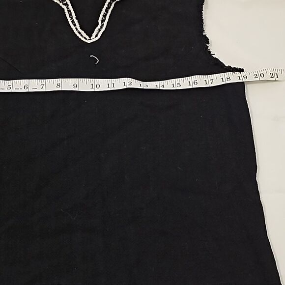 Moon River beautiful top with braid detail size small - Picture 4 of 6